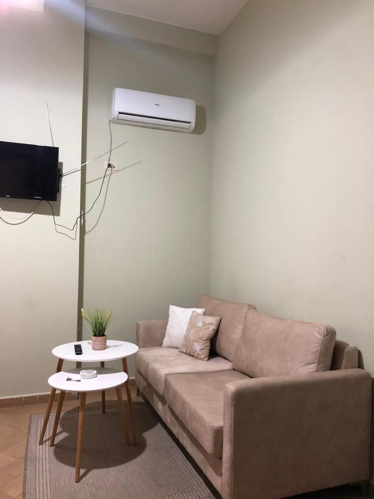Agroni Rooms-21 Appartamento Tirana